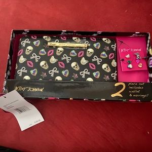 Limited Betsey Johnson, wallet skulls those hearts cats lips  earrings included.